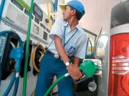 प्रतिबंध झेल रहे रूस की भारत को सस्ते तेल की पेशकश, भारत समझदारी से उठा सकता है फायदा