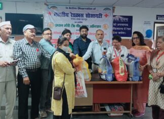 रेडक्रॉस ने दून मेडिकल कॉलेज में TB मरीजों को बांटी राशन किट