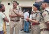 किशोरी की मौत के बाद डोईवाला में पथराव और लाठीचार्ज, पुलिसकर्मी घायल देखें वीडियो