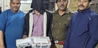 STF ने फर्जी जनसेवा केन्द्र के संचालक को किया गिरफ्तार, सैंकडों लोगों के बना दिए आधार और पैन कार्ड