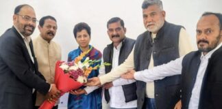 धरमपुर कांग्रेस के नेताओं ने दिल्ली में प्रदेश प्रभारी से की मुलाकात