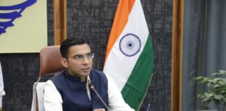 DM साहब का जनहित में बड़ा फैसला; गैस की कालाबाजारी पर होगी सीधे जेल, हेल्पलाइन नंबर भी किए जारी