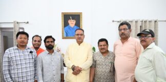 जाखन में प्रस्तावित शराब के ठेके के खिलाफ कैबिनेट मंत्री के द्वार पहुंचे स्थानीय लोग, सौंपा ज्ञापन