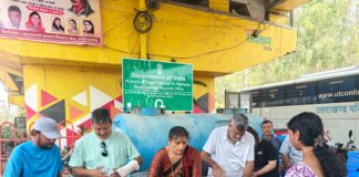 काशी सेवा समिति ने राजधानी में किया शरबत वितरण