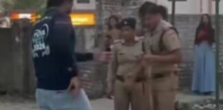कप्तान साहब ने दो पुलिसकर्मियों को किया लाइन हाजिर
