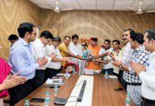 BDO को क्षेत्र पंचायत सचिव पद से हटाने के प्रस्ताव पर संगठनों ने विभागीय मंत्री से विरोध जताया