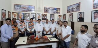 पूर्व पार्षद समर्थकों समेत कांग्रेस में शामिल, गणेश गोदियाल ने किया स्वागत