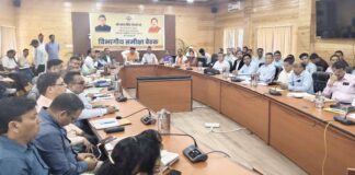 कैबिनेट मंत्री चौधरी ने की विकास योजनाओं की समीक्षा, अधिकारियों को दिए प्रभावी क्रियान्वयन के निर्देश