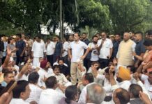 प्रधानमंत्री आवास के बाहर कांग्रेस नेतृत्व का धरना: राहुल- प्रियंका समेत बड़े नेता सड़क पर बैठे