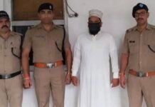 भड़काऊ भाषण देने के आरोप में मुफ्ती मुजीब गिरफ्तार, सरकार को चेतावनी देना पड़ा भारी