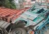 मौत को छूकर निकला बेकाबू ट्रक! गर्ल्स हॉस्टल की दीवार तोड़कर अंदर घुसा ईंटों से लदा ट्रक
